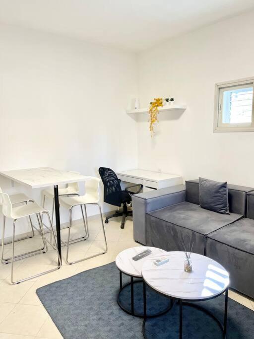 Rambam Beach Apartment ไฮฟา ภายนอก รูปภาพ