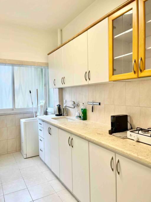 Rambam Beach Apartment ไฮฟา ภายนอก รูปภาพ