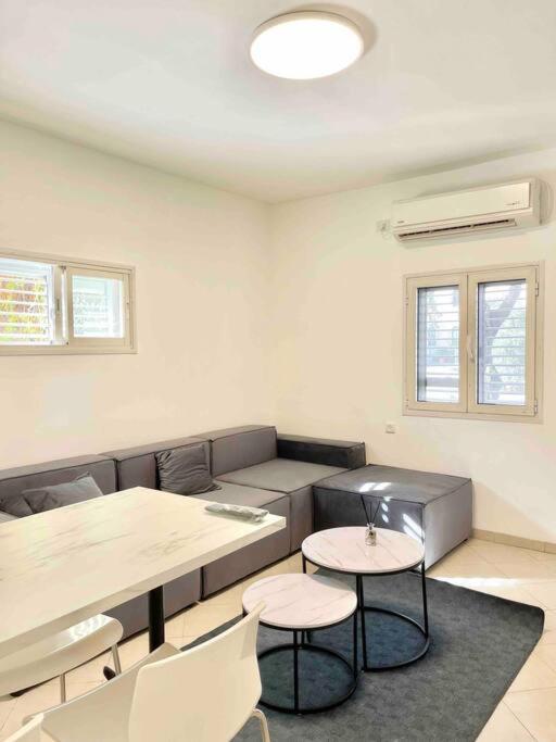 Rambam Beach Apartment ไฮฟา ภายนอก รูปภาพ